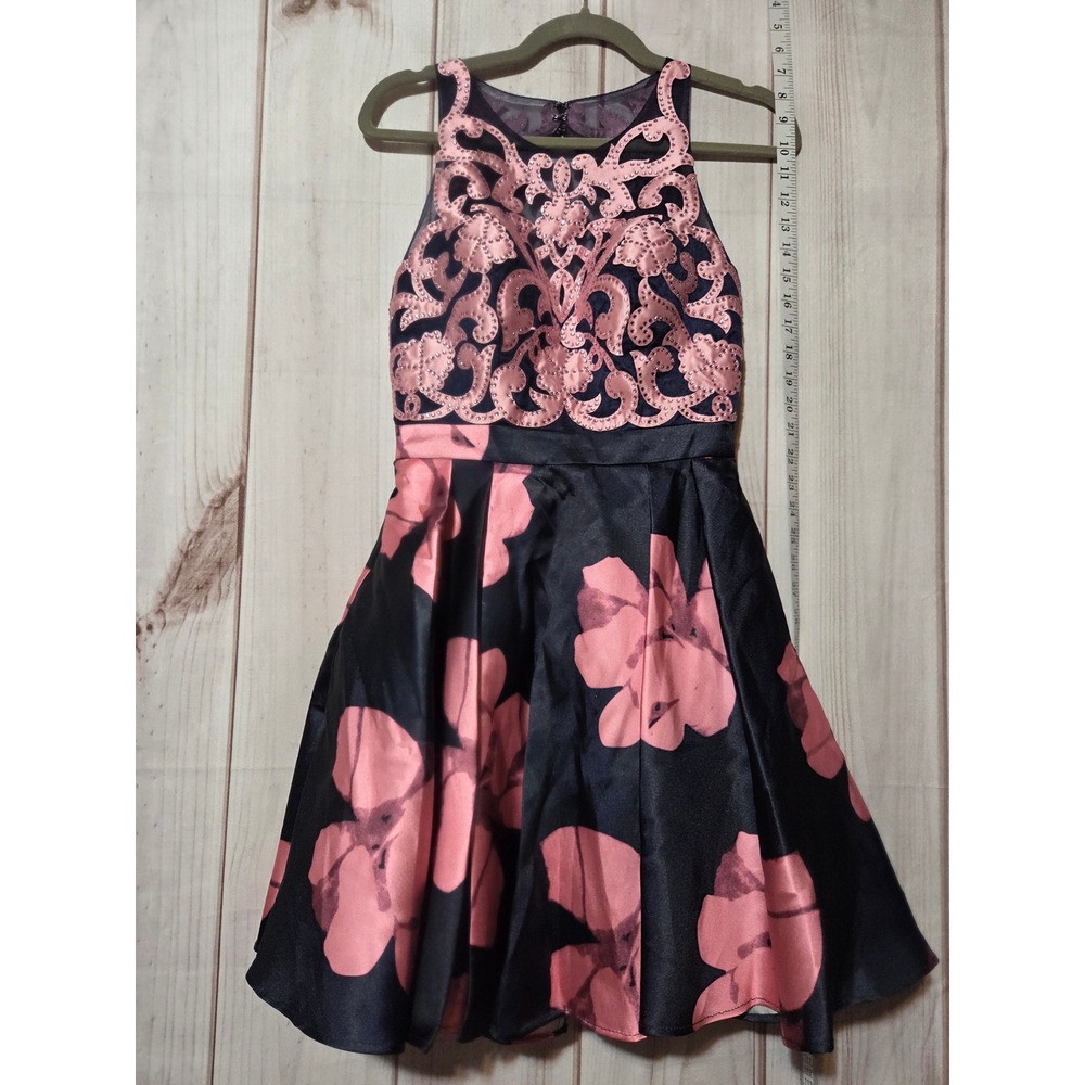 Glamour‎ by Terani Couture Navy Pink Floral Embroidered Open Back Dress 6